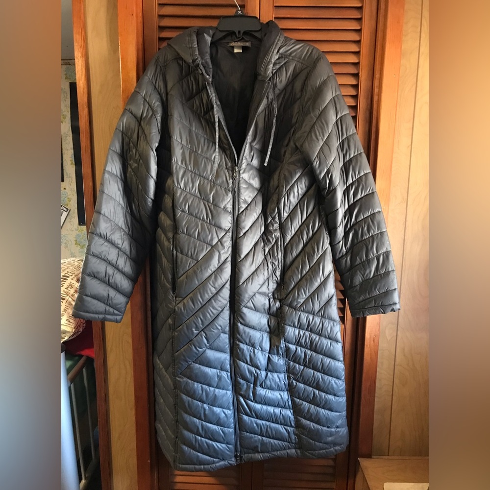 Tek Gear long winter coat. XL. Not down filled.